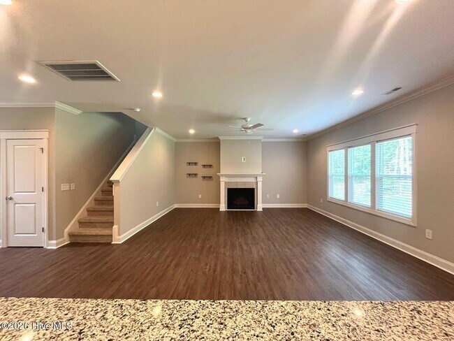 Building Photo - 404 Endicott Ct