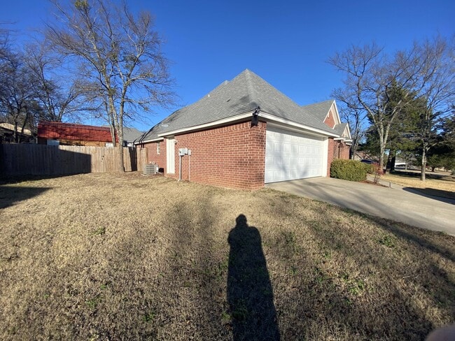 Building Photo - 6012 Remington N Cir