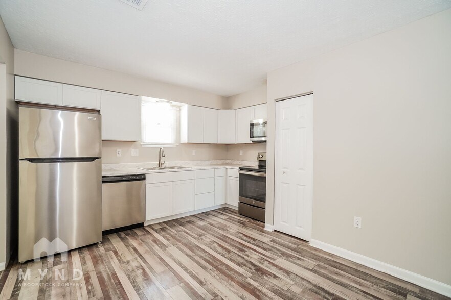 Building Photo - 1484 Willow View Dr