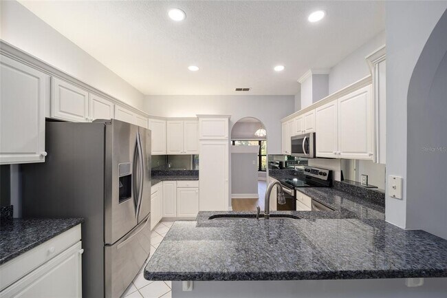Building Photo - 3025 W Bermuda Dunes Dr
