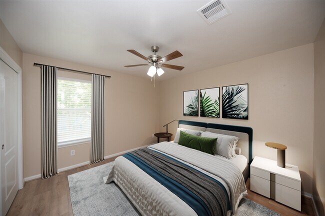 Building Photo - 20510 Raincrest Dr