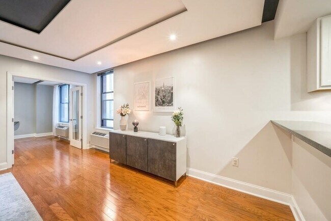 Building Photo - 4301 Park Ave