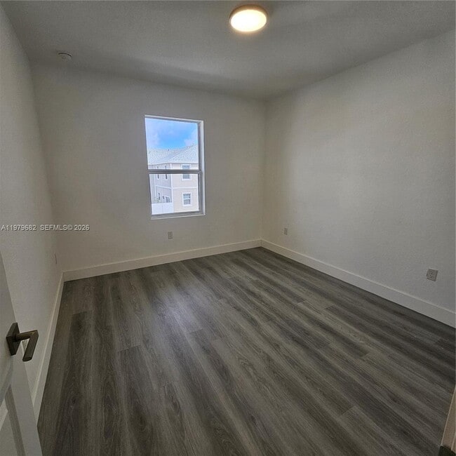 Building Photo - 1720 SE 9th Ave