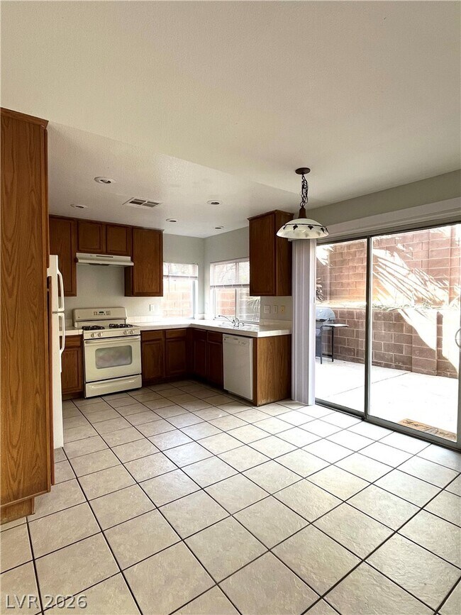 Building Photo - 913 Toro Canyon Ln