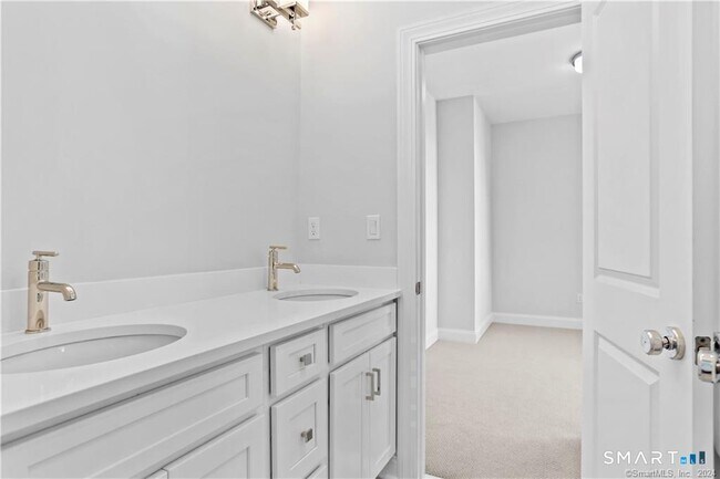 Building Photo - 348 Halley Ave