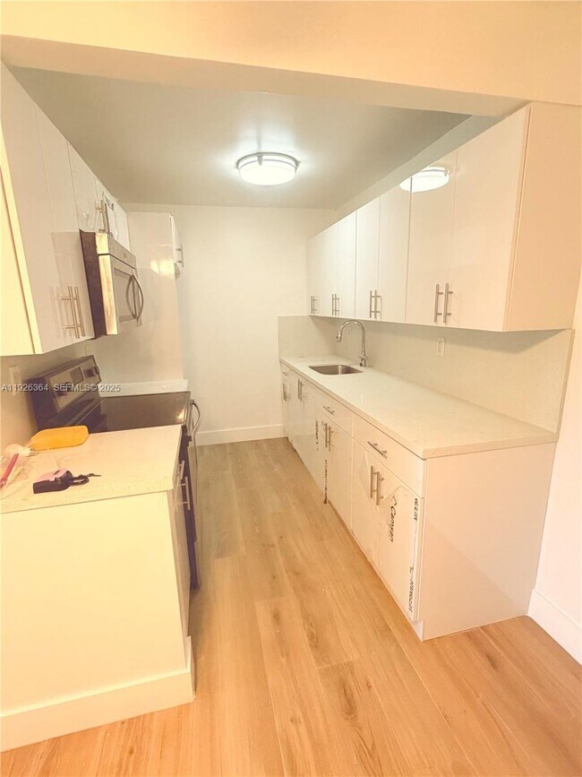 Building Photo - 7208 Fairway Dr