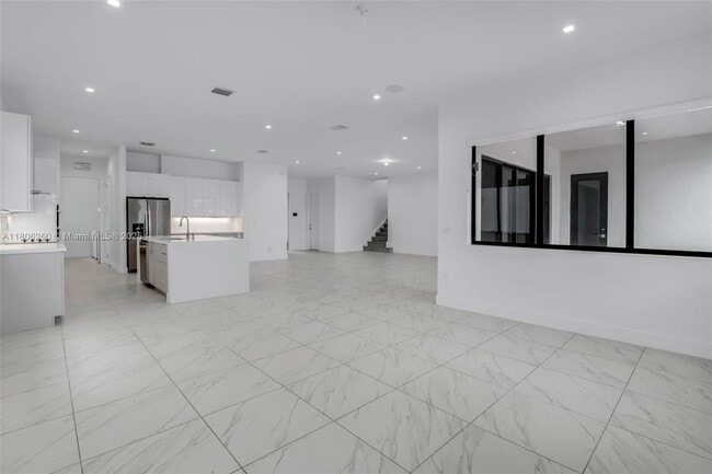 Building Photo - 4309 SW 176th Ave
