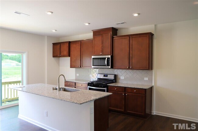 Building Photo - 315 King Closer Dr