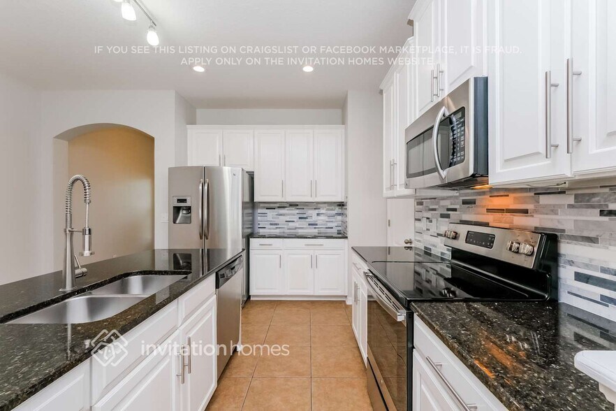 Building Photo - 12592 Streamdale Dr