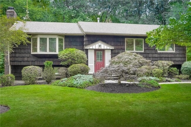 Primary Photo - 6 Potter Ln