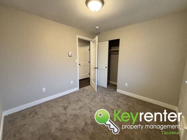 Building Photo - Newly Remodeled 3 Bedroom Home for Rent in Tacoma with Backyard and Garage!