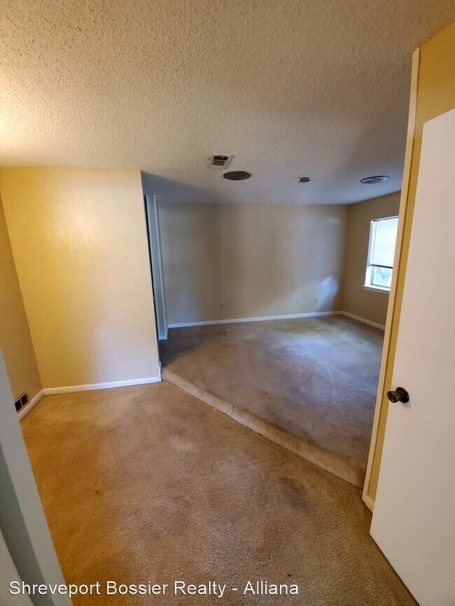 Building Photo - 3 br, 2 bath House - 853 Elmdale Street