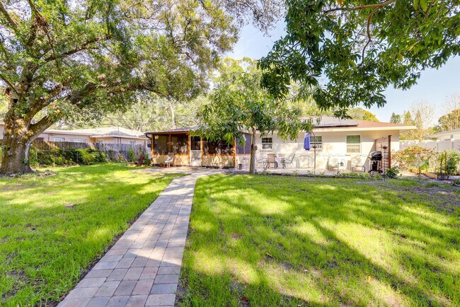 Building Photo - 12 S Arcturas Ave