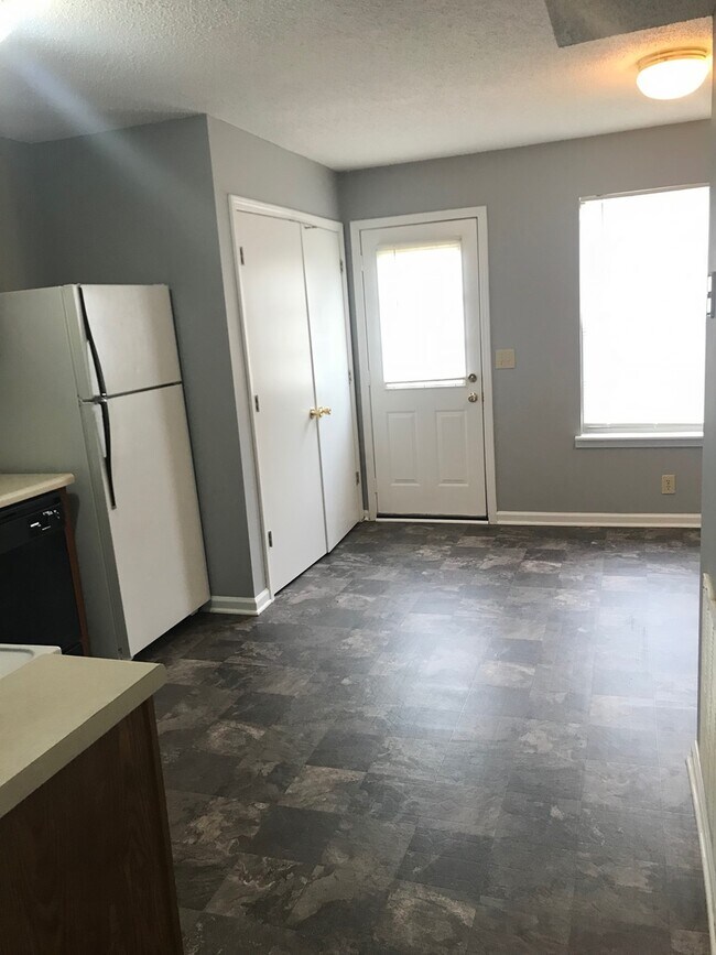 Interior Photo - 2455 W. Wilson Rd