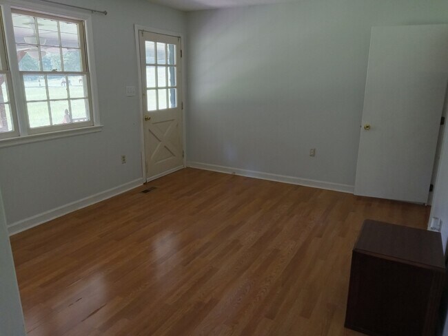 Building Photo - 6518 Alexander Dr