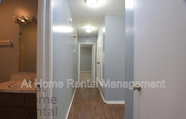 Building Photo - 4707 S Fulton Pl