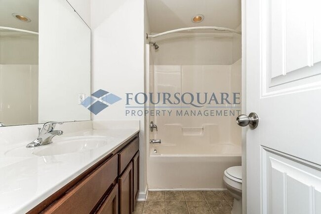 Building Photo - Townhome | Washer/ Dryer Included |Fenced ...