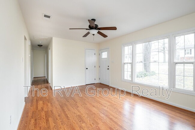 Building Photo - 8907 Huntingcreek Terrace
