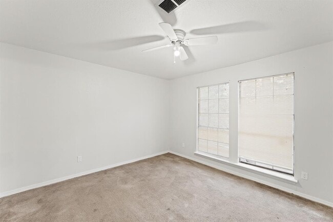 Building Photo - 5715 Easthampton Dr