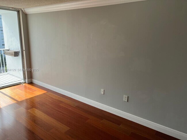 Building Photo - 2801 NE 183rd St