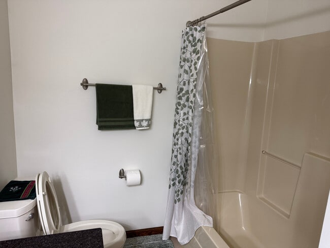 Building Photo - 13831 S Mallard Dr