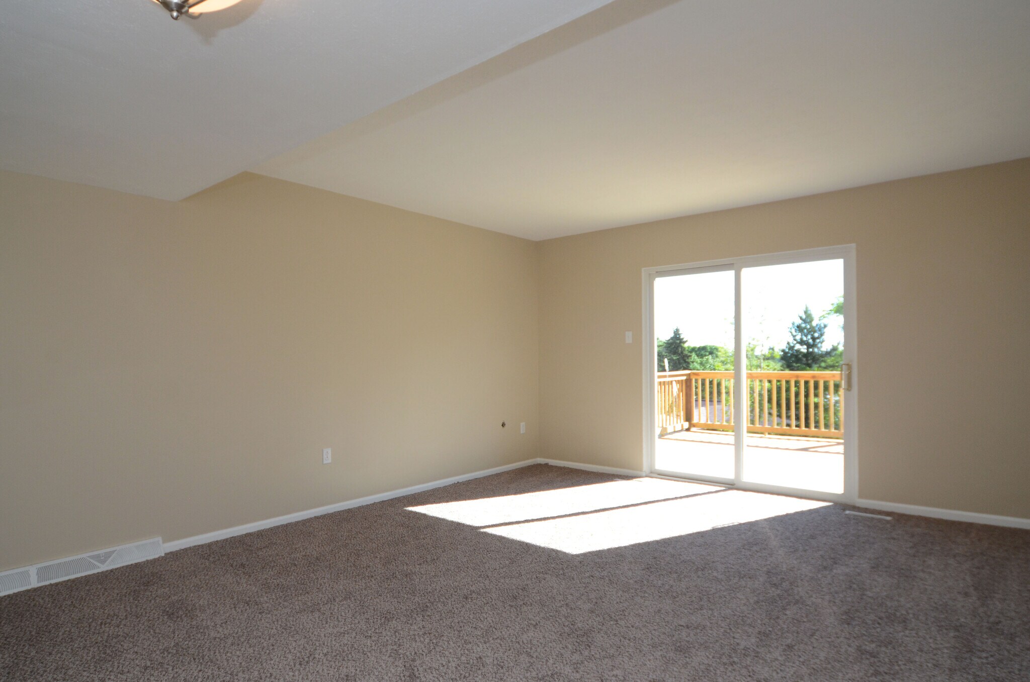 Building Photo - 121 Westfield Dr