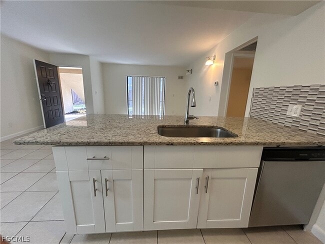 Building Photo - 5305 Summerlin Rd