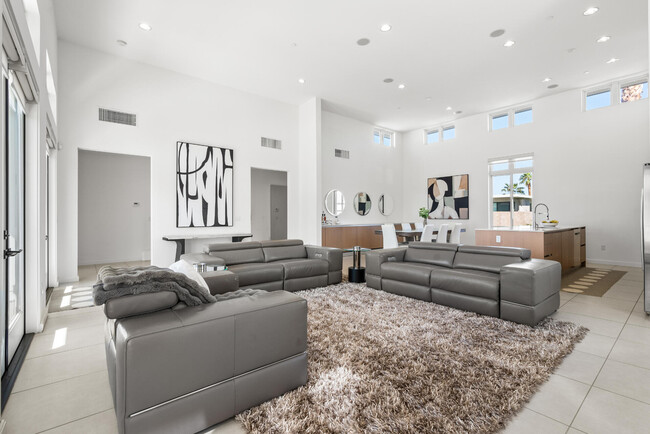 Building Photo - 57887 Salida del Sol