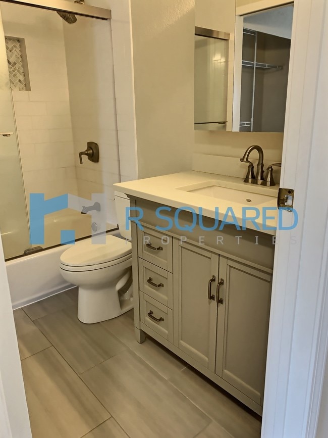 Building Photo - 1850 Grant Ave S