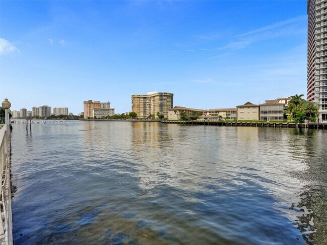 Building Photo - 1825 S Ocean Dr