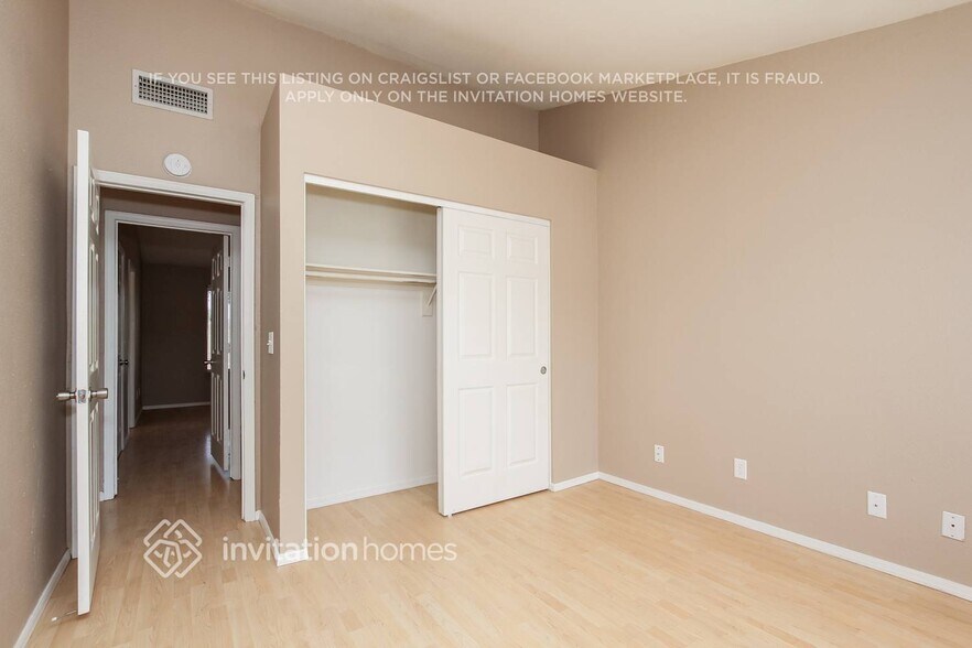 Building Photo - 9244 W Yucca St