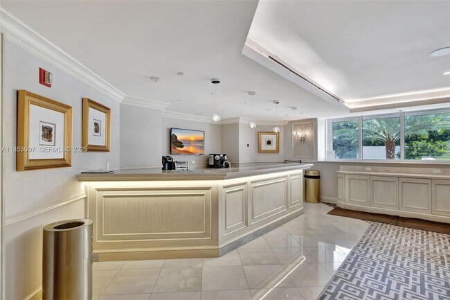 Building Photo - 2600 Island Blvd