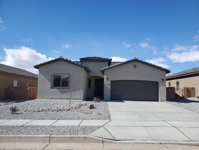 Building Photo - Los Lunas 3 bedroom! Tile Throughout! Refrigerated Air! Spacious living area