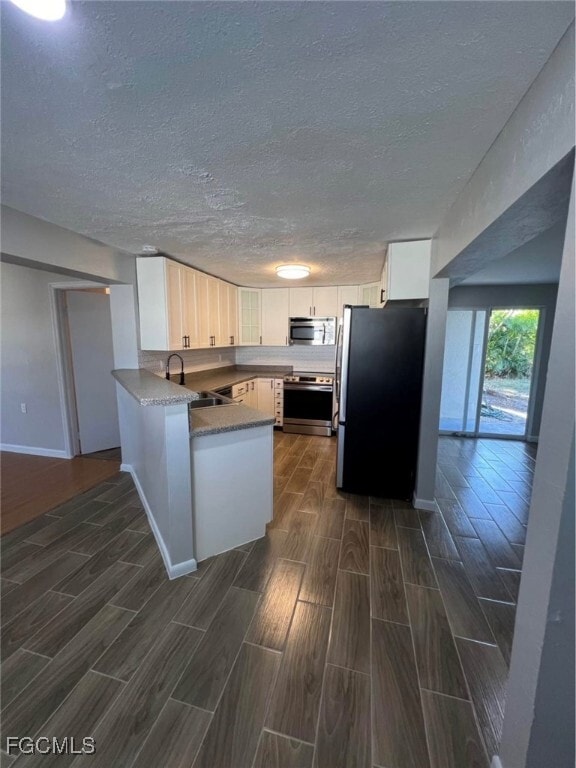 Building Photo - 712 Camellia Dr