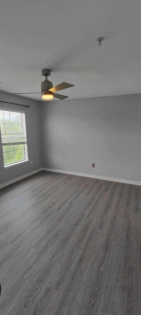 Building Photo - Rent special! 1 BR/ 1 BA Fabulous Two-Level Condo in Bristol Village Available Now!
