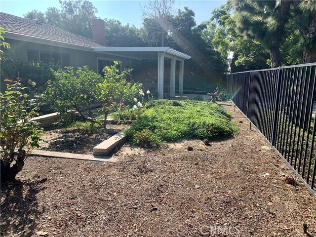 Building Photo - 23211 Meadowbrook Cir