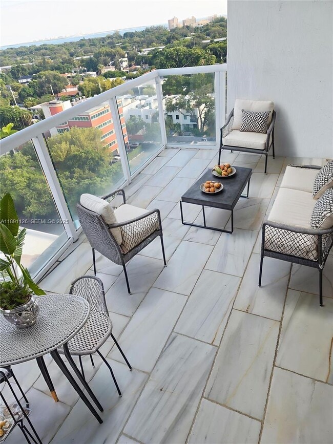 Building Photo - 1401 SW 22nd St