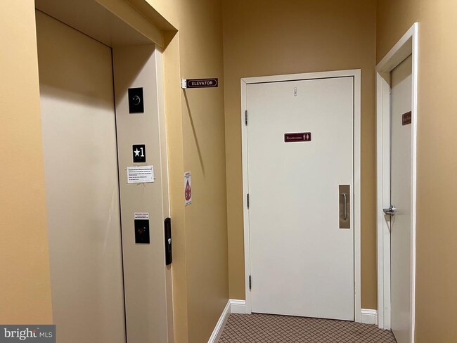 Building Photo - 2003 Connor Ct