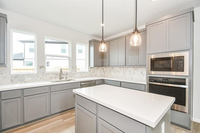 Building Photo - 21835 Erskine Peaks Pl