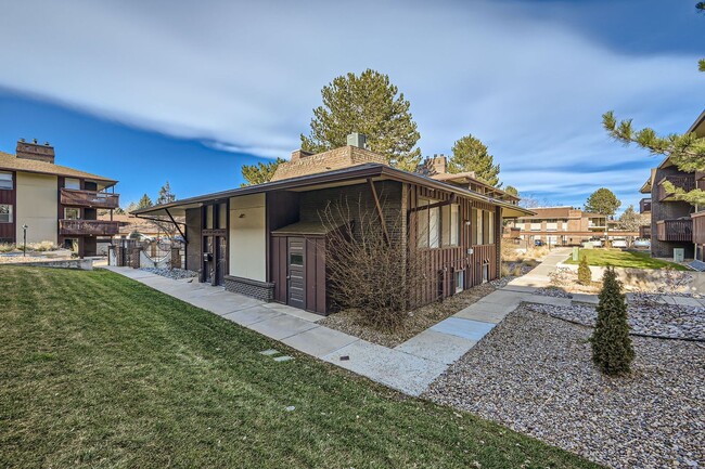 Building Photo - BEAUTIFUL 2 Bed 2 Bath Condo in Boulder- A...