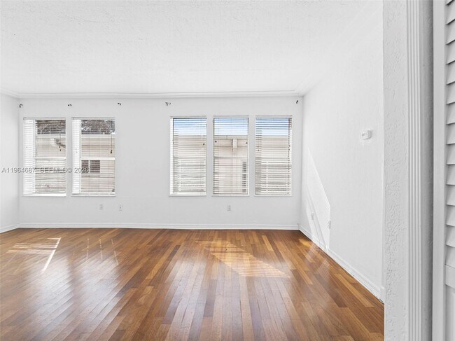 Building Photo - 1027 Pennsylvania Ave