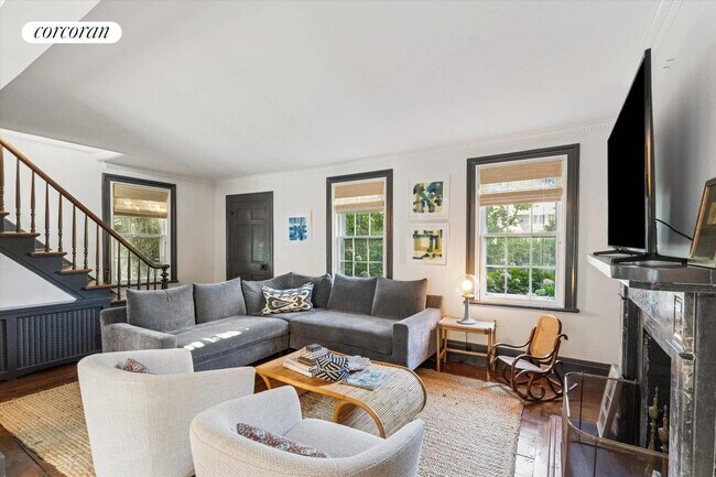 Building Photo - 20 Quogue St