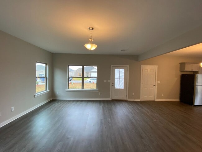 Building Photo - 14332 Chase Dr