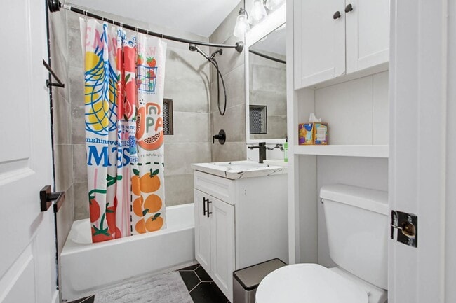 Building Photo - 1418 Marshall St