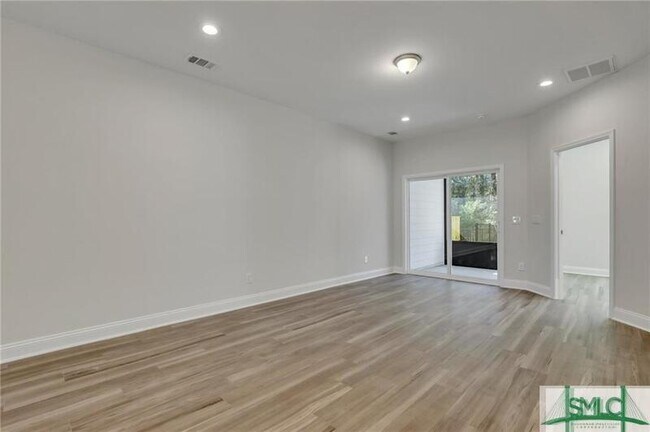 Building Photo - 157 Lower Creek Dr