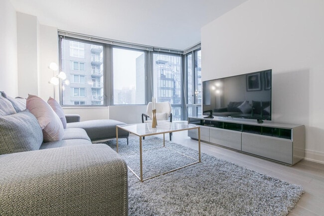 Building Photo - 7 E 91st St