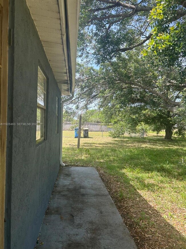 Building Photo - 1599 Cindy Cir NE