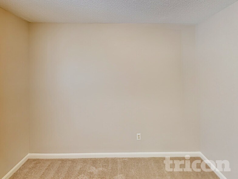 Building Photo - 199 Spring Dr