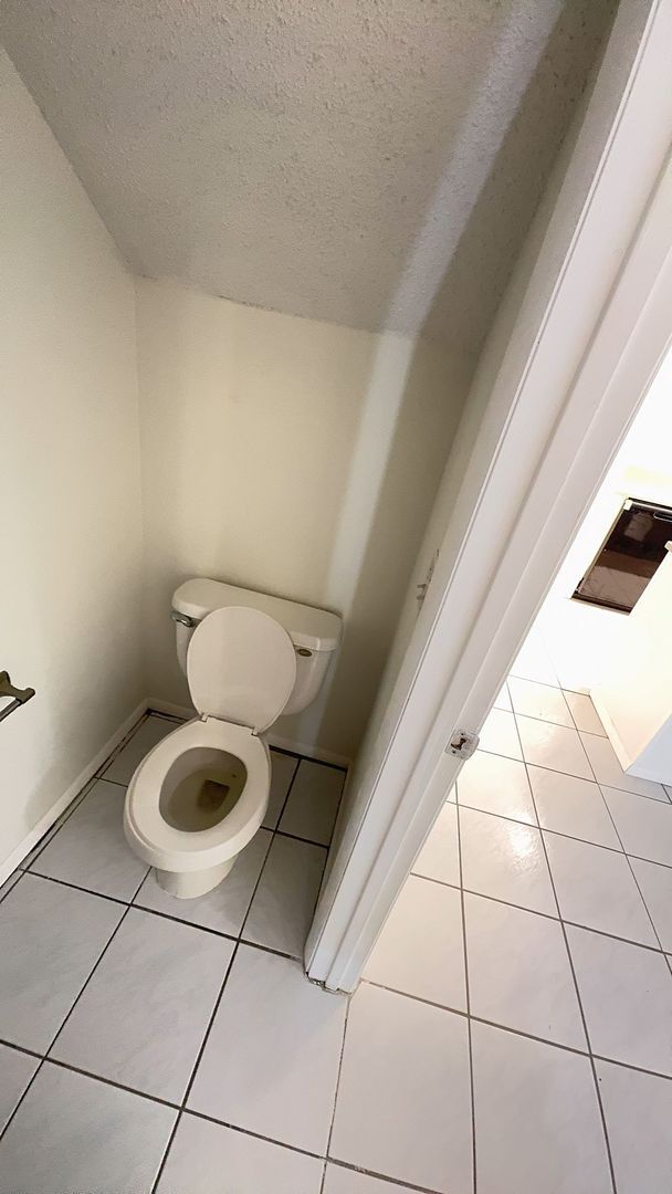 Building Photo - Newly renovated 2 bedroom Townhouse for Re...