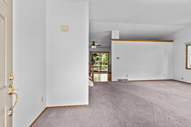 Building Photo - Spacious 4 Bedroom Home in Longmont